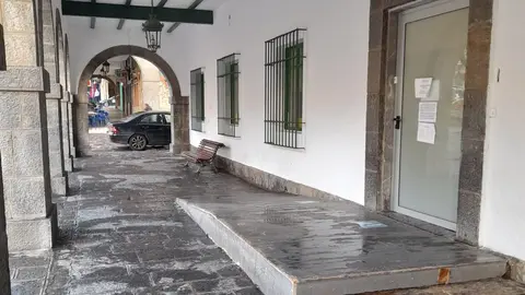 FOTO BAJOS DE LA BARRERA