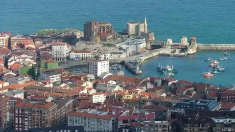 Castro Urdiales amanece con electricidad tras pasar la noche a oscuras