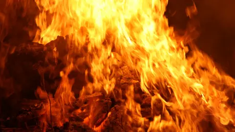 Numerosos municipios de Vizcaya suspenden sus hogueras de San Juan por la alerta roja