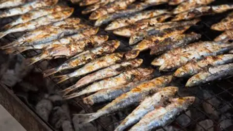 Aplazada por el calor al jueves 25 la tradicional sardinada de San Juan