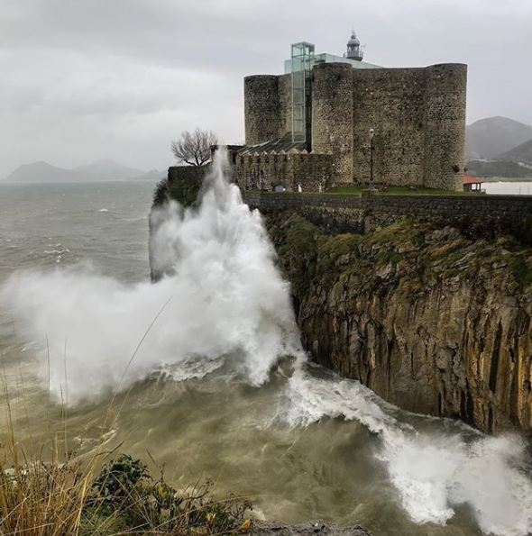 foto faro temporal2