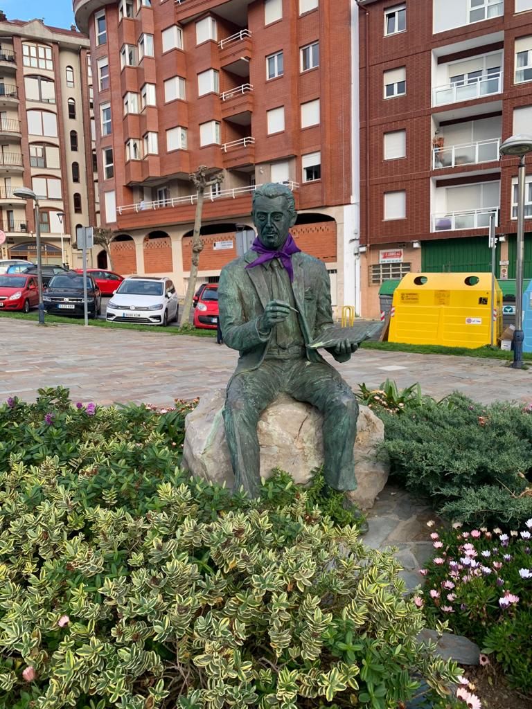 202103 8marzo estatuas castro urdiales 1