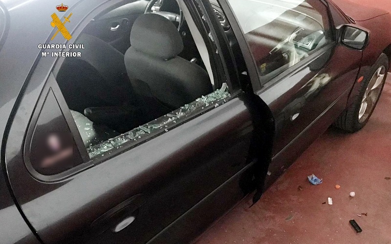 Dos detenidos y un investigado por robos en interior de vehículos en Castro Urdiales y Noja