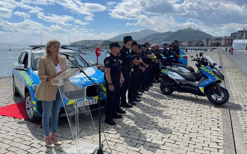 Presentada la nueva imagen y los nuevos vehículos de la Policía Local de Castro Urdiales