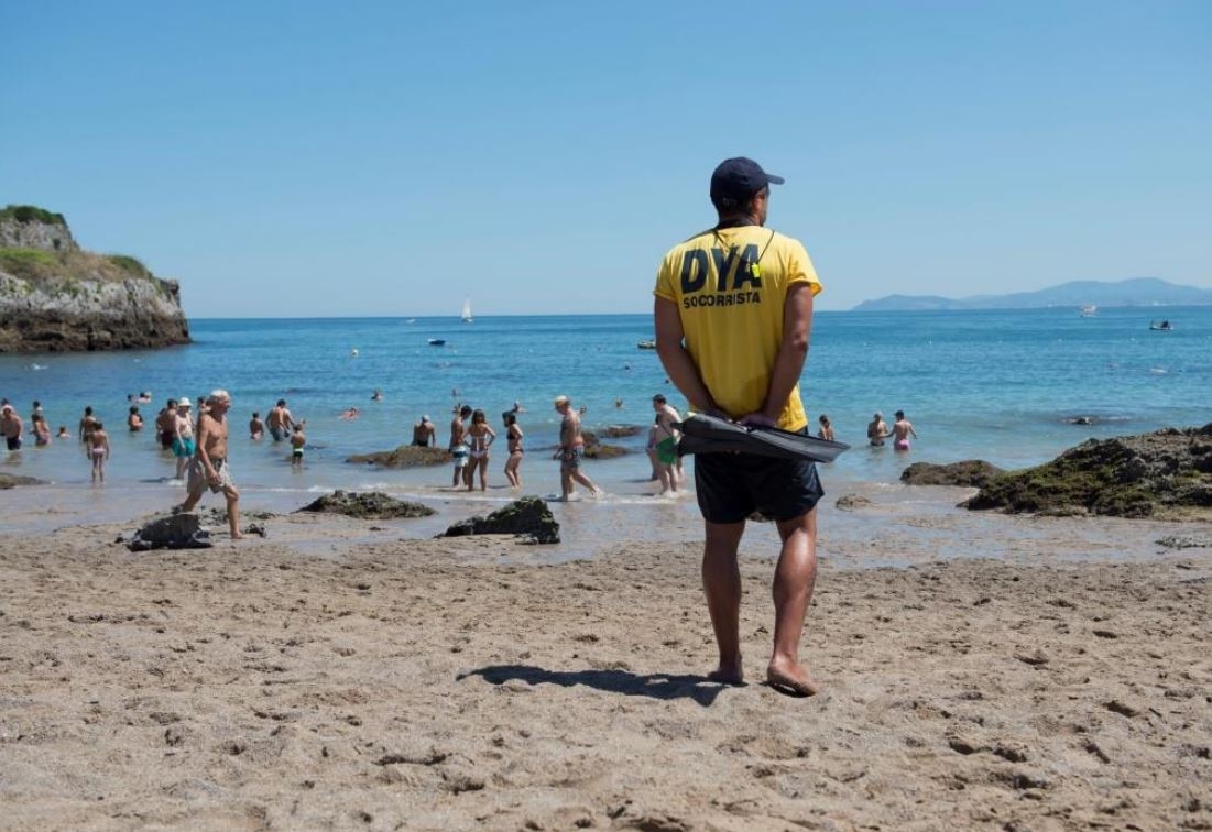 DYA Castro Urdiales publica la memoria de salvamento y vigilancia de las playas 2016