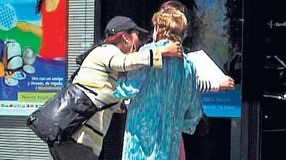 Dos detenidos por intentar sustraer una cadena de oro a un vecino de Cerdigo con la técnica de &quot;el abrazo solidario&quot;