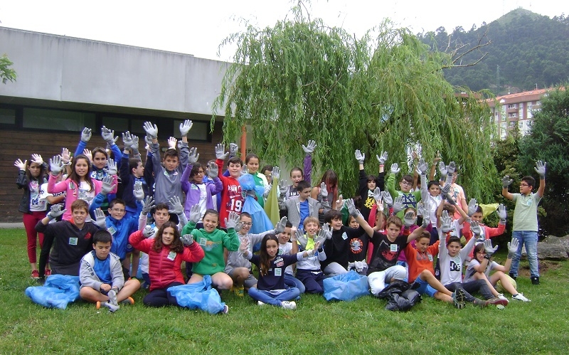 150 escolares del Colegio Riomar participan en el programa ‘1m2 por la naturaleza’