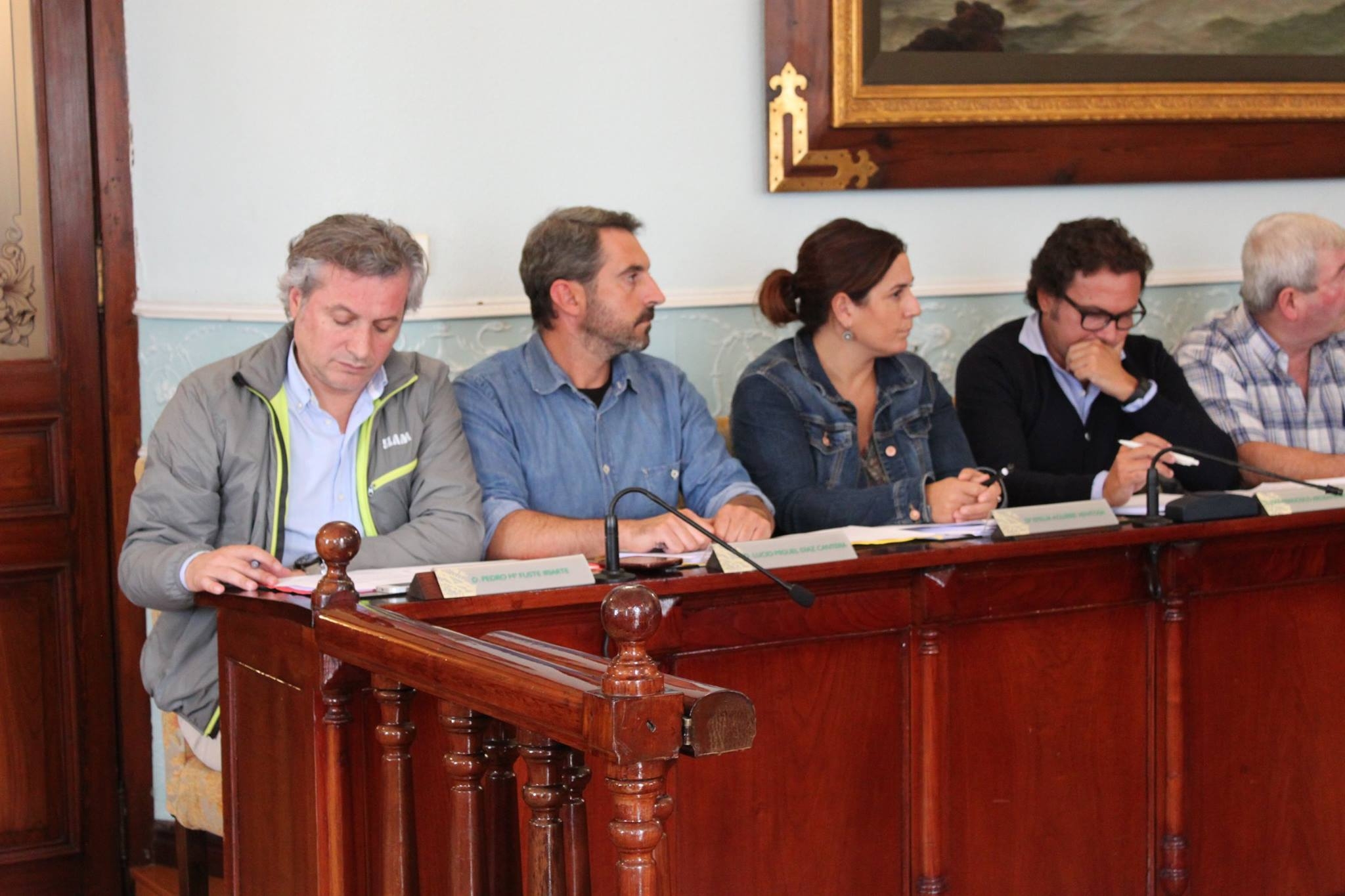 Reunión de los concejales del PRC en Castro Urdiales con Revilla para retomar las conversaciones con el País Vasco sobre el Convenio Sanitario