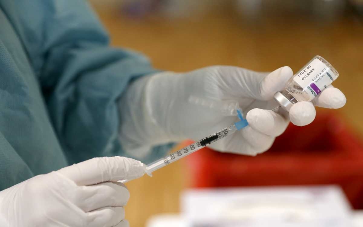 Cantabria prevé comenzar la vacunación de personas entre 40 y 49 años la próxima semana