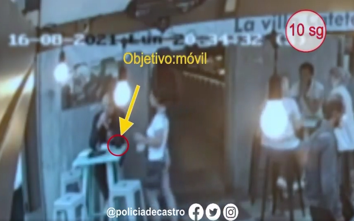 [VIDEO] La Policía Local muestra en vídeo cómo se roba en Castro Urdiales con la técnica de &quot;la muleta&quot;