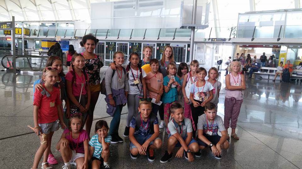 Los niños bielorrusos acogidos este verano por ACOBI se despiden entre risas y lágrimas