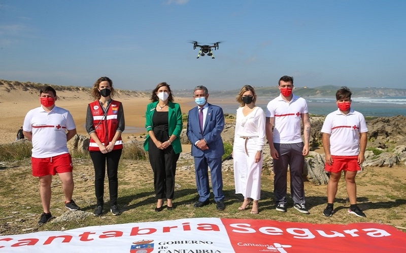 Los drones se suman este año al servicio de salvamento en las playas de Cantabria