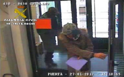 Dos pesonas detenidas por intentar atracar la sucursal de Kutxa Bank de Cotolino