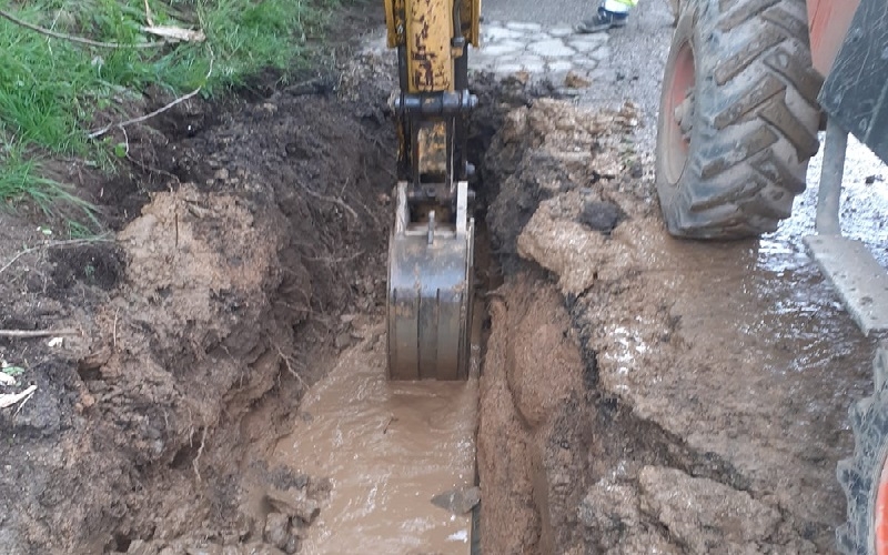 Adjudicadas las obras de renovación de la tubería de agua que abastece el barrio de Helguera (Sámano)