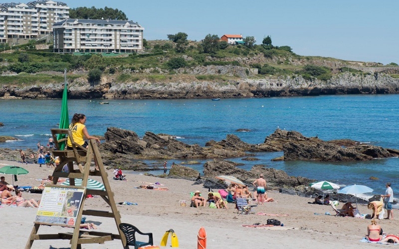 Arranca el servicio de vigilancia continua en las playas de Castro Urdiales