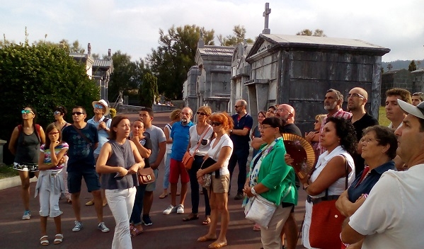 70 personas han disfrutado ya de las visitas guiadas gratuitas al Cementerio de Ballena