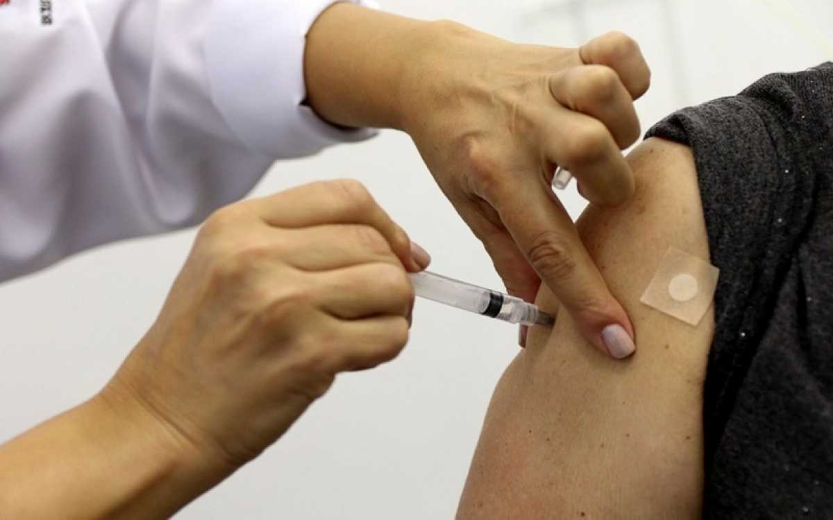 Cantabria espera tener vacunados a 1 de cada 3 cántabros la próxima semana